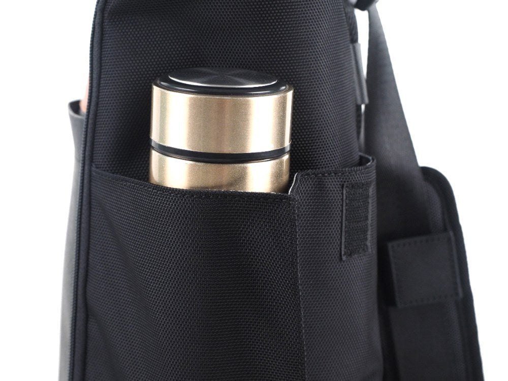 Moov Catalyst Bag Side Pocket for water bottle
